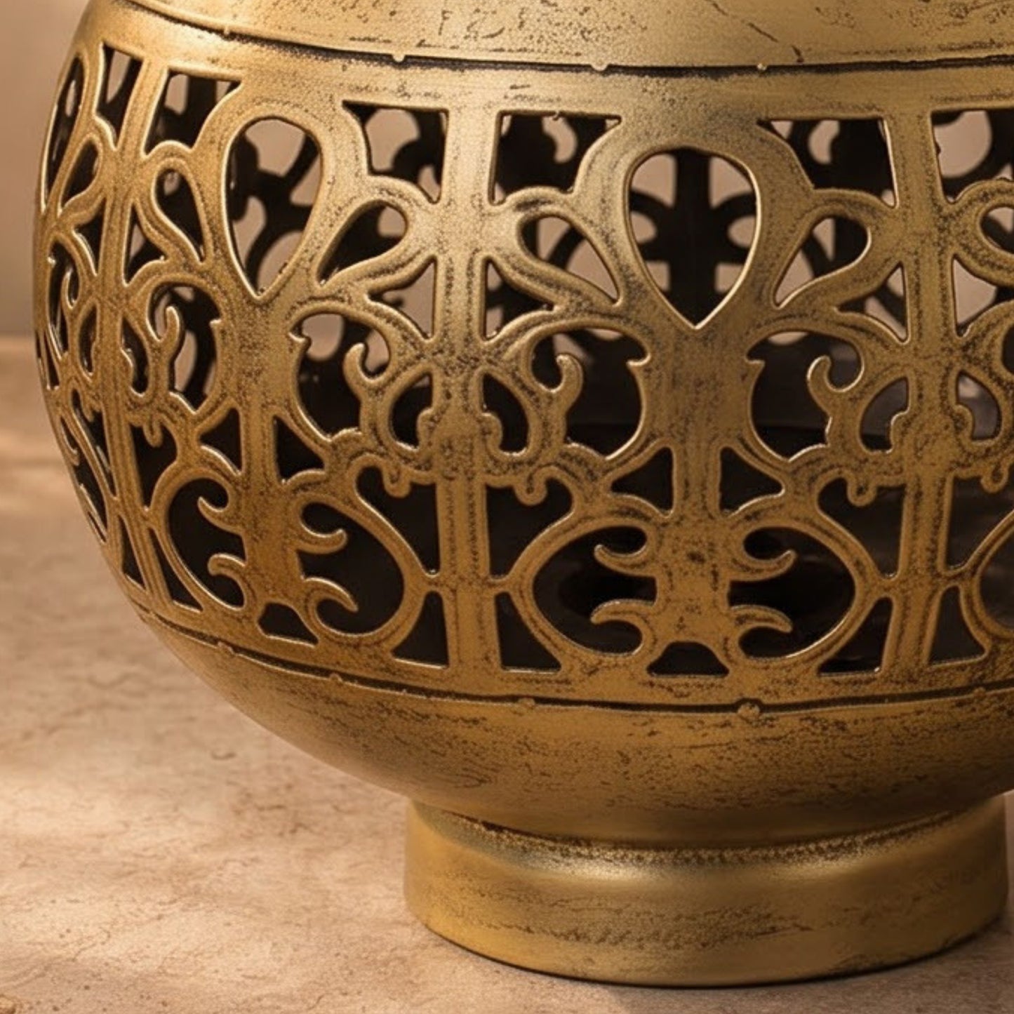 HERITAGE BRASS LANTERN