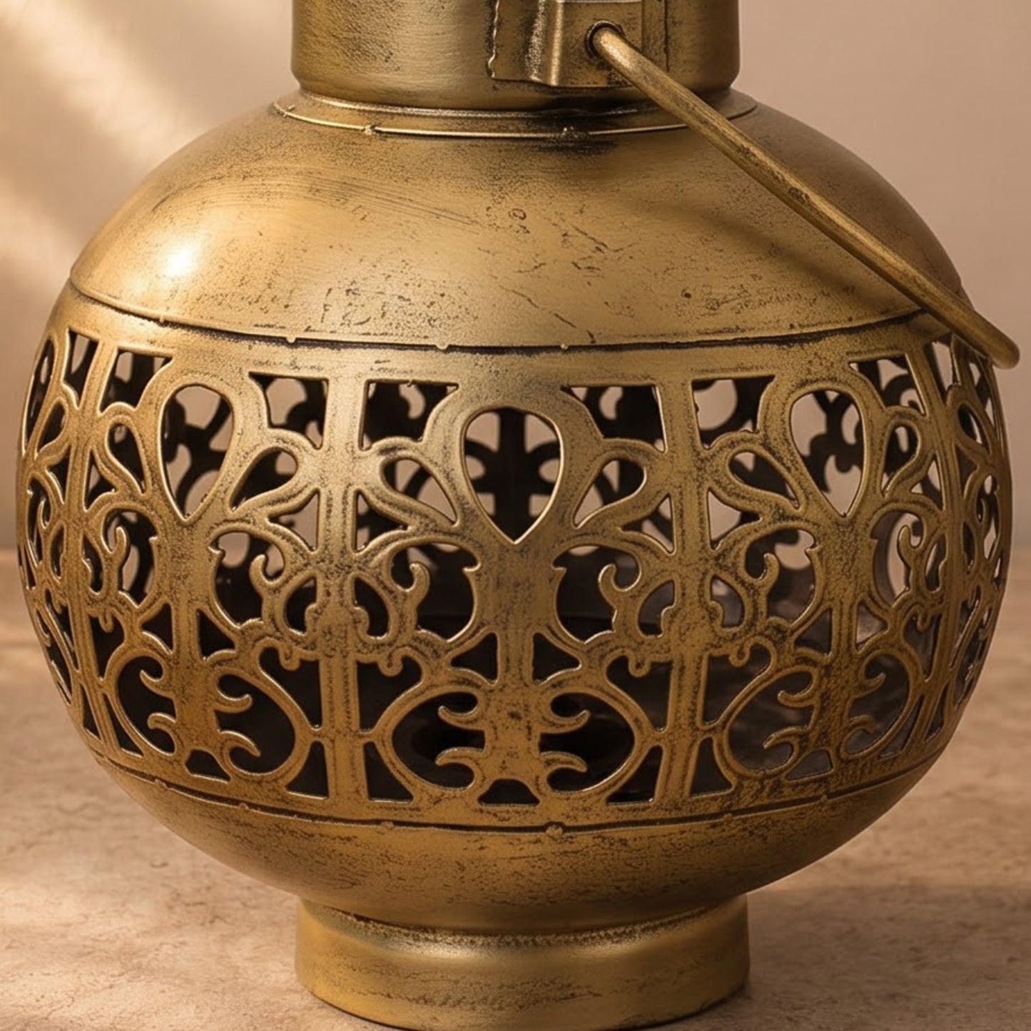 HERITAGE BRASS LANTERN