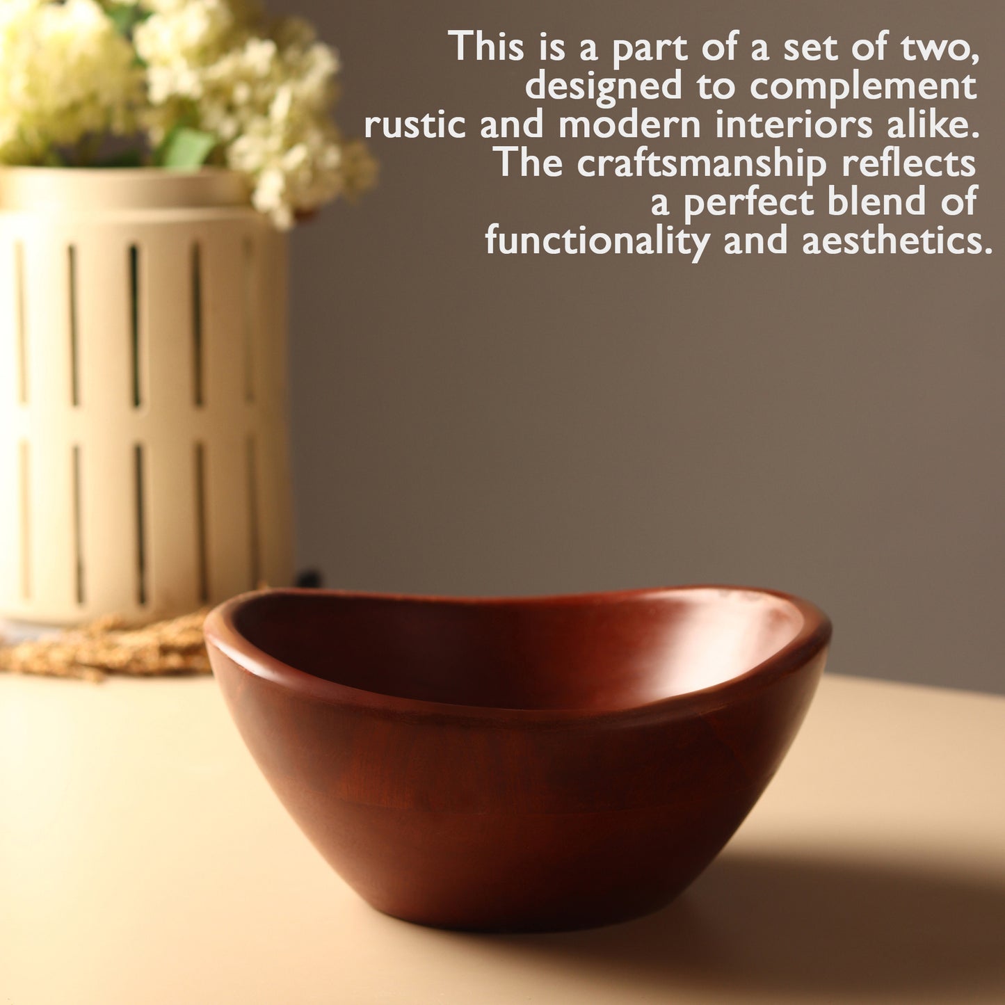 Wooden serving bowls (Set of 2)